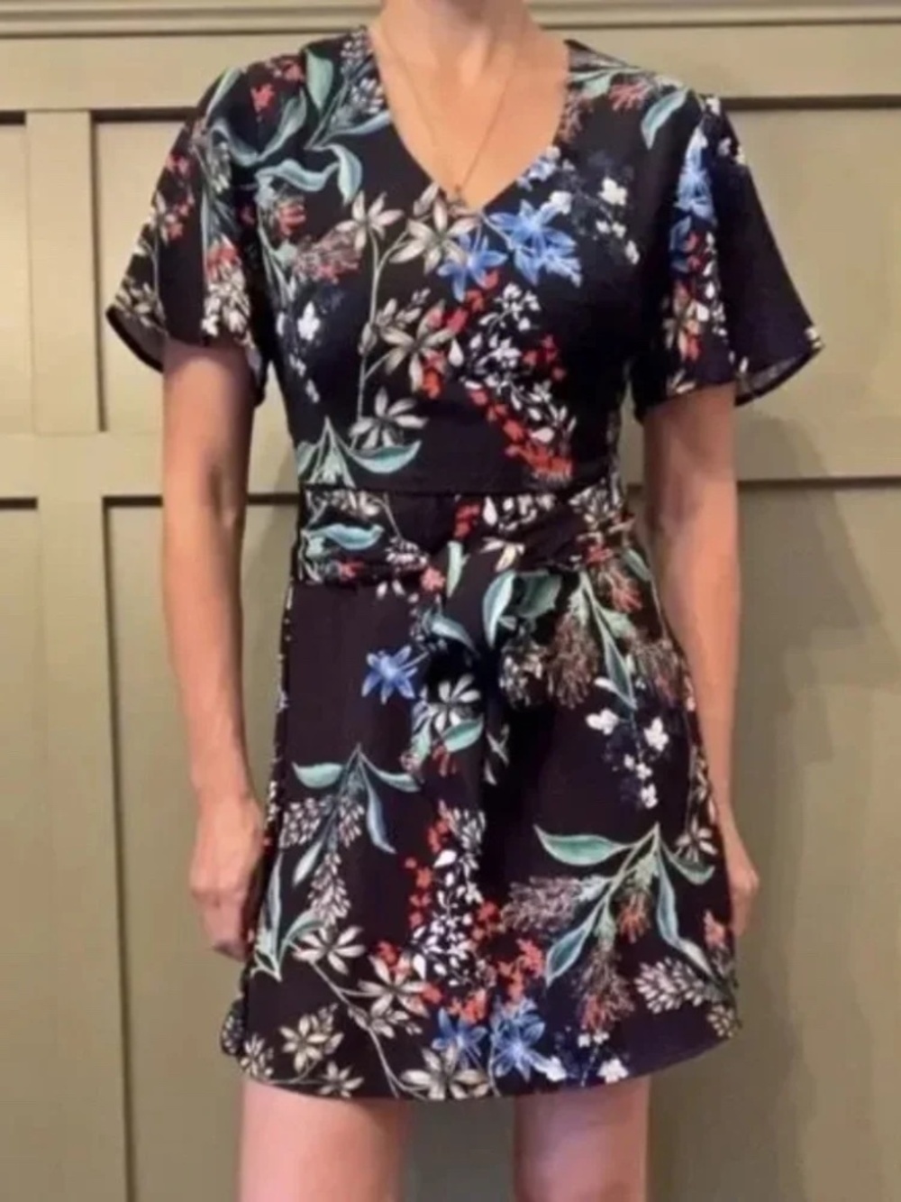 Stylestalker Avalon A-Line Mini Dress in Black Floral Print Size Small
